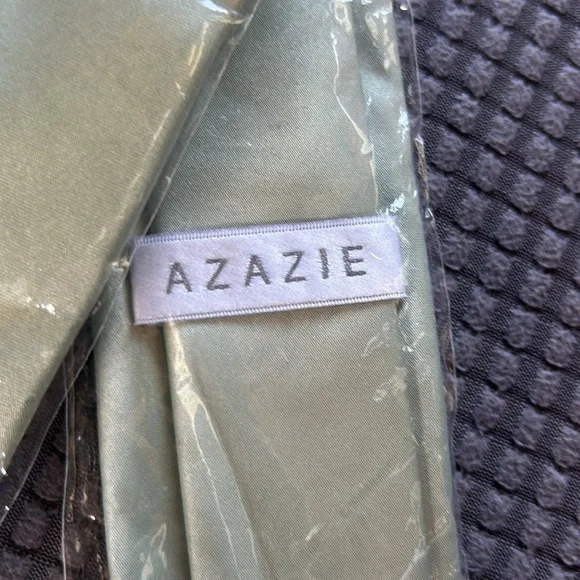 Azazie Gentlemen’s Collection Satin Skinny Tie - Picture 4 of 9